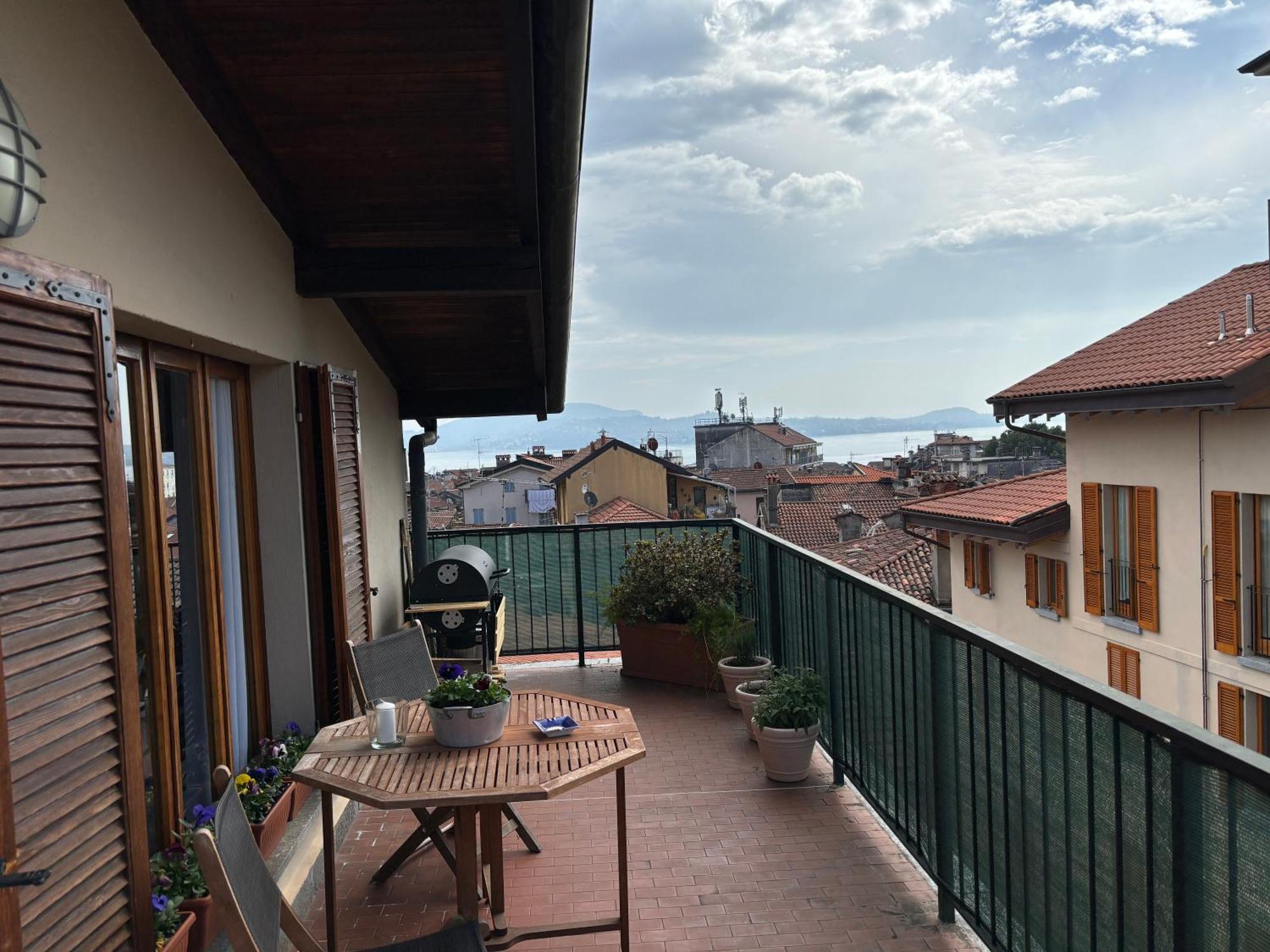 Апартаменты La Terrazza Вербания Экстерьер фото